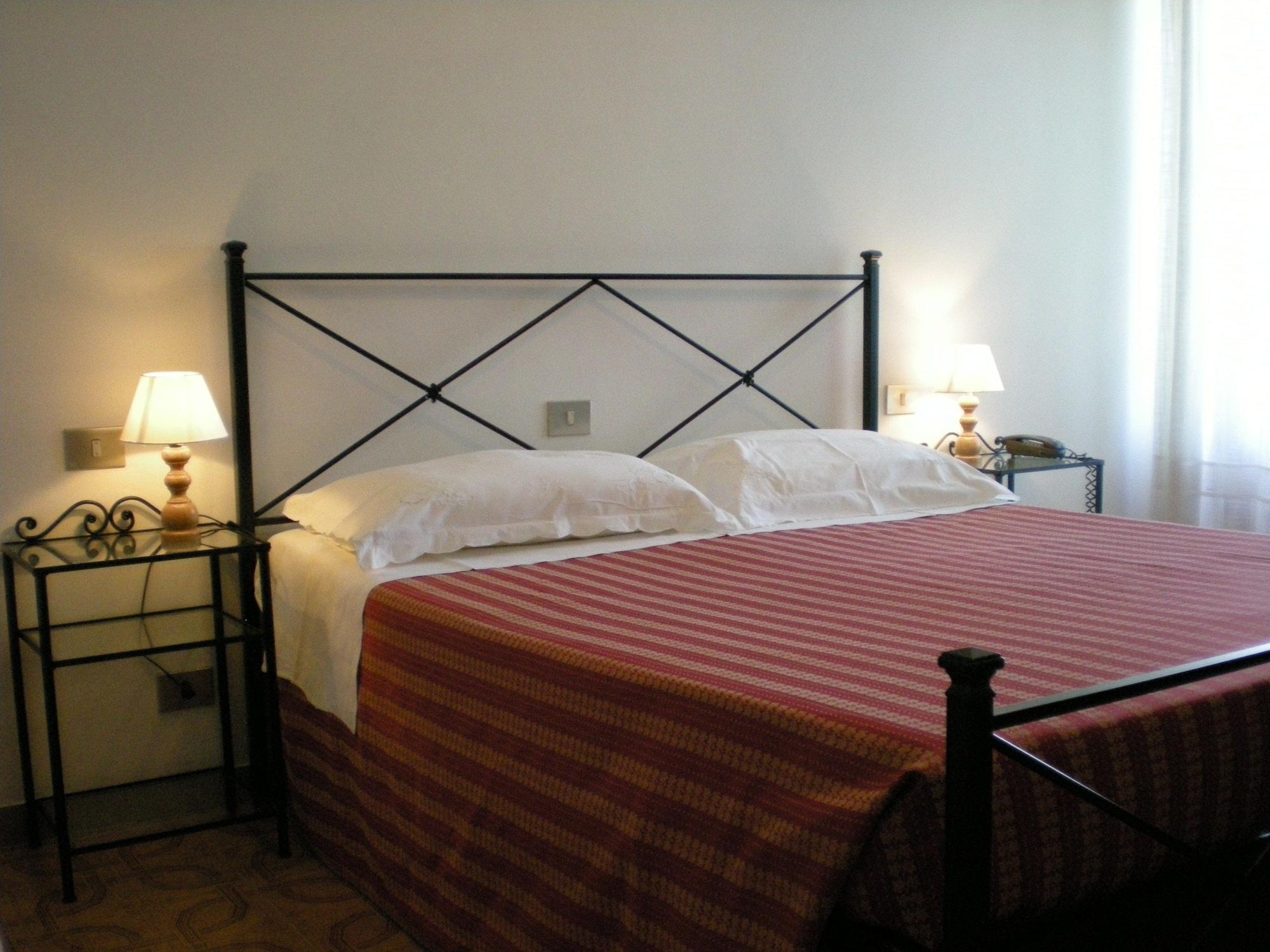Hotel Sangallo B&B Montepulciano Stazione Exterior foto