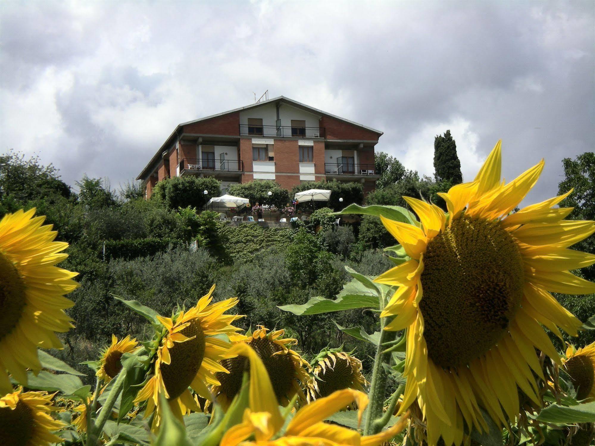 Hotel Sangallo B&B Montepulciano Stazione Exterior foto