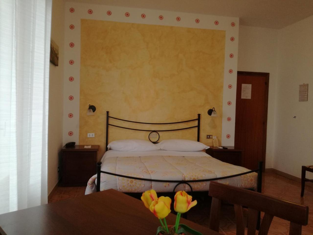 Hotel Sangallo B&B Montepulciano Stazione Exterior foto